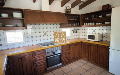 Beautiful and spacious Mediterranean villa with large terraces.